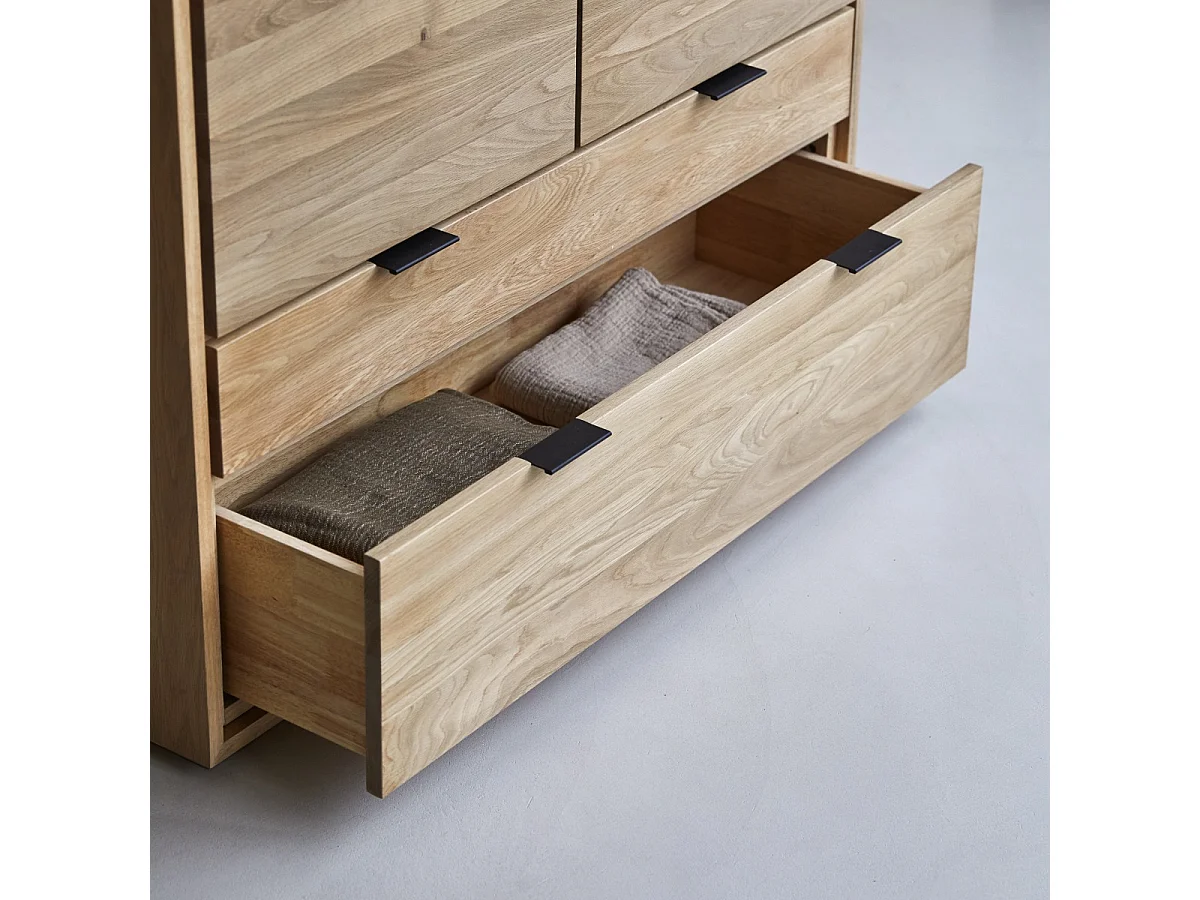 Schrank aus massiver Eiche Senson