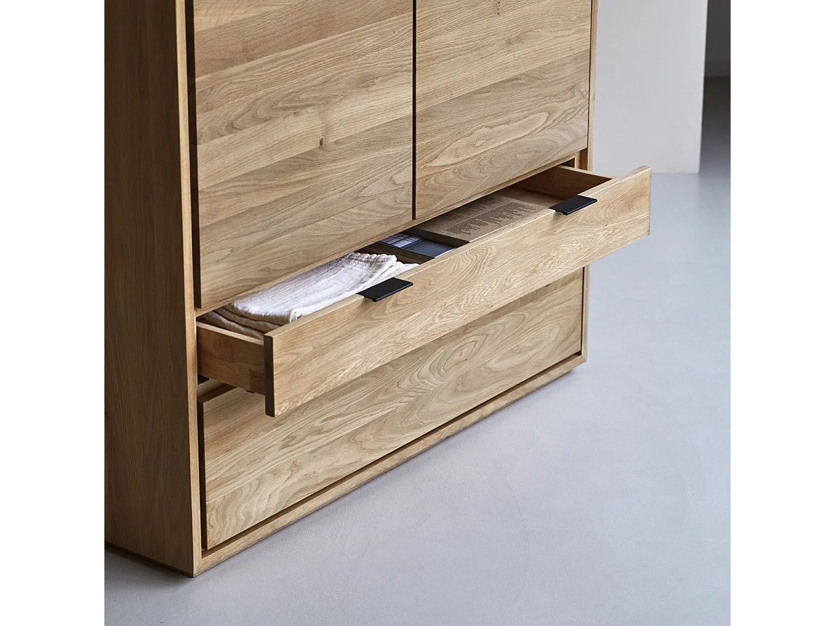 Schrank aus massiver Eiche Senson