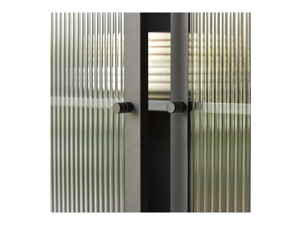 Geschirrschrank Annet aus getöntem Metall