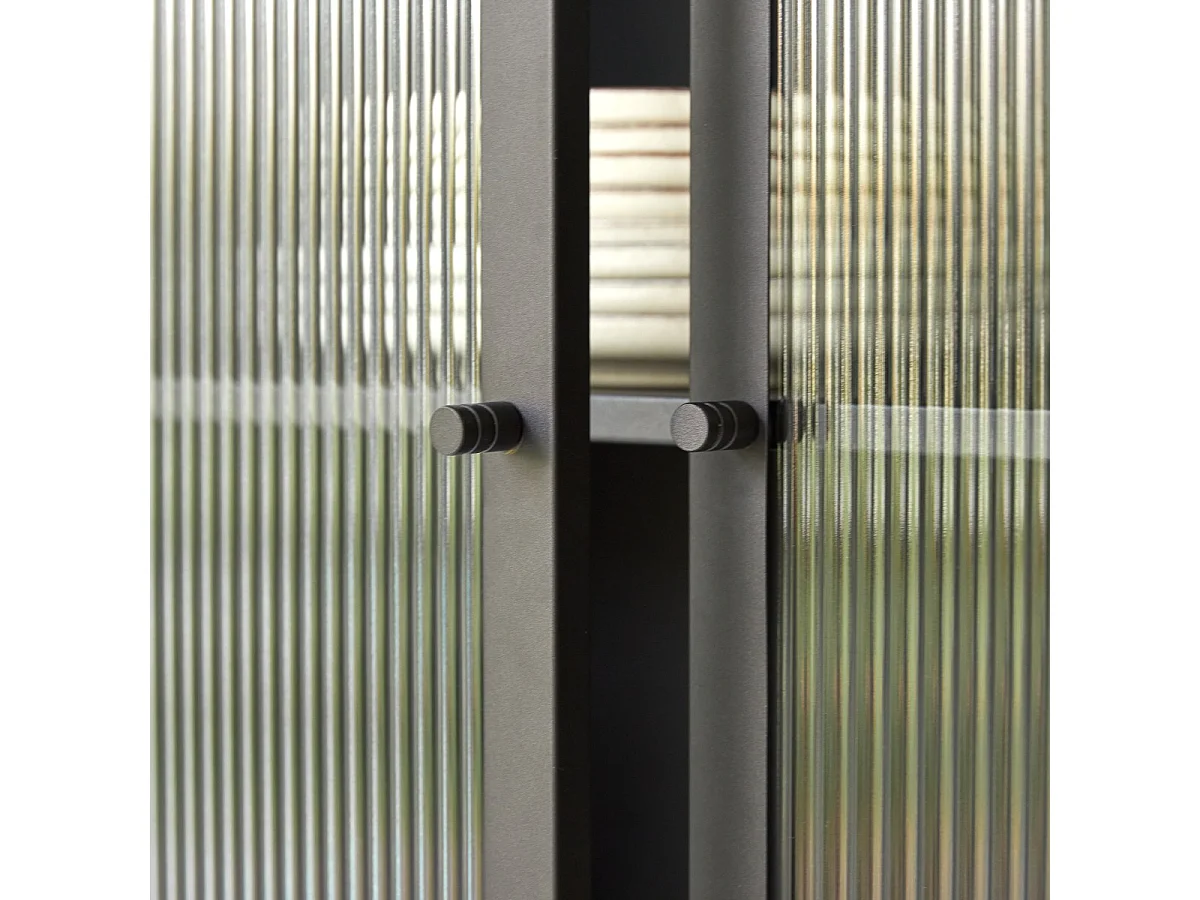 Geschirrschrank Annet aus getöntem Metall