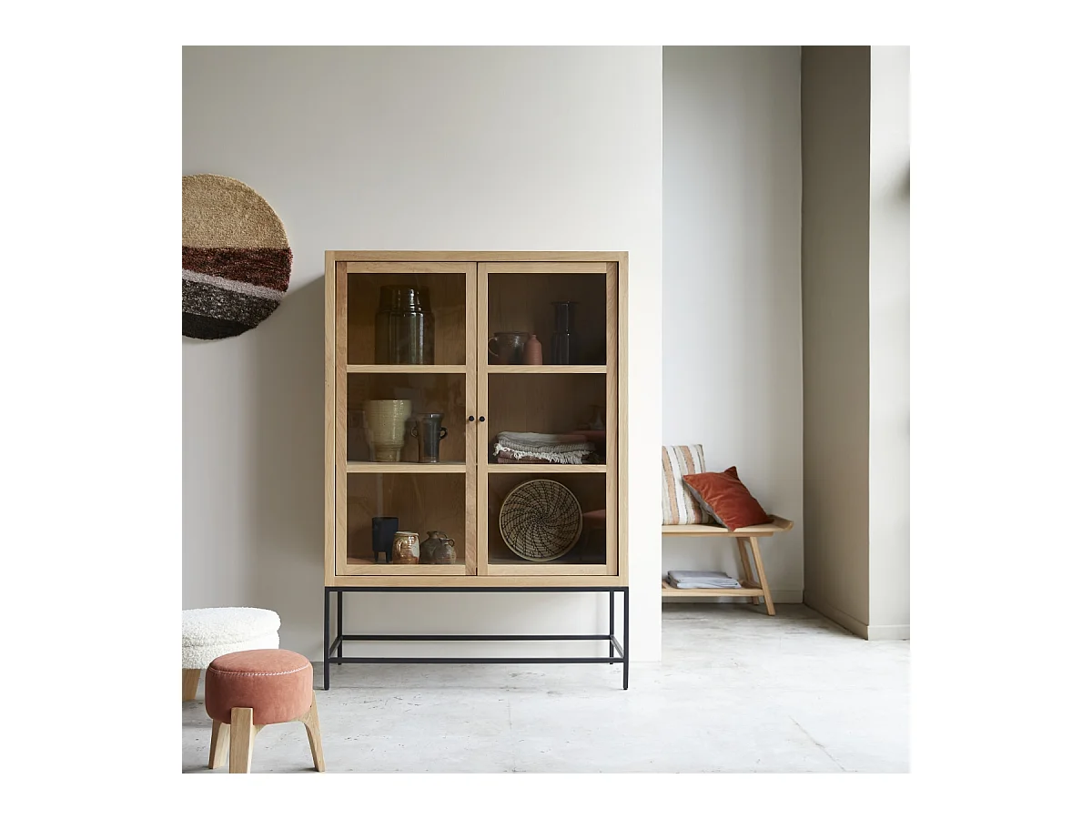 Hohe Vitrine Babeth aus massivem Eichenholz 120