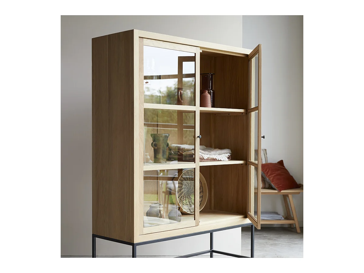 Hohe Vitrine Babeth aus massivem Eichenholz 120