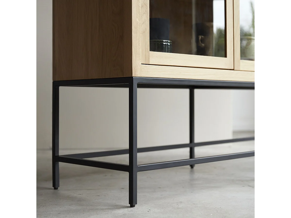 Niedriger Vitrinenschrank Babeth aus massivem Eichenholz 160