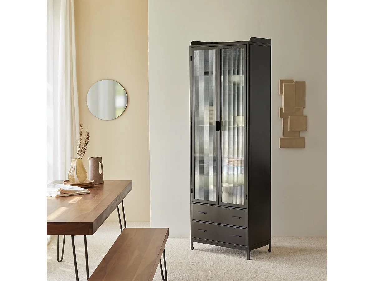 Vitrine haute en métal peint Emil