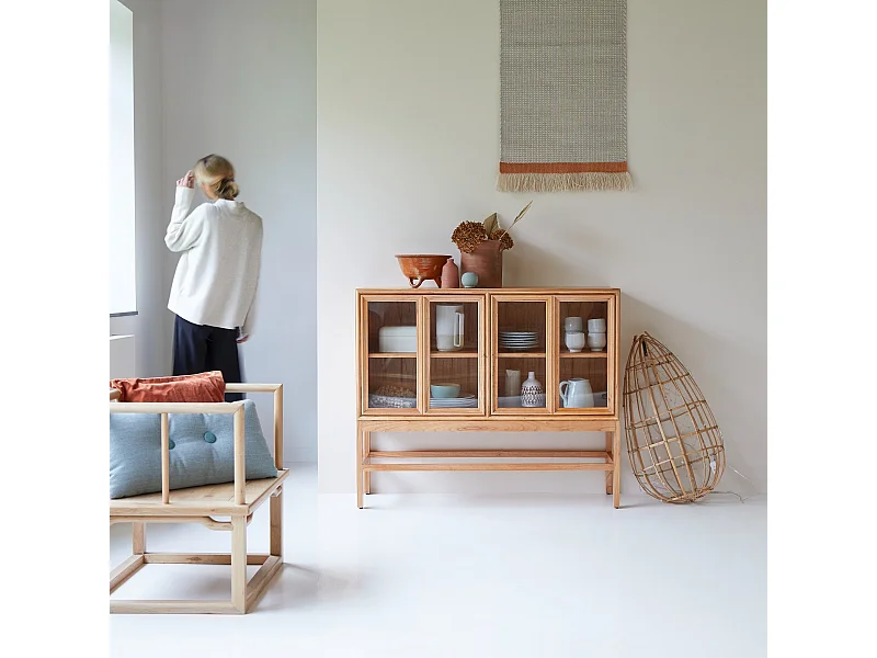 Vitrine aus Mindiholz mit Glasfront 120 cm Massivholz Tikamoon