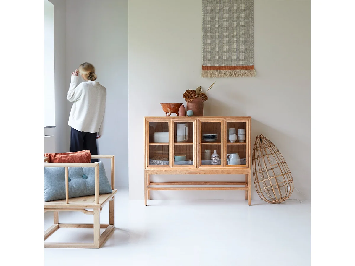 Vitrine aus Mindiholz mit Glasfront 120 cm Massivholz Tikamoon