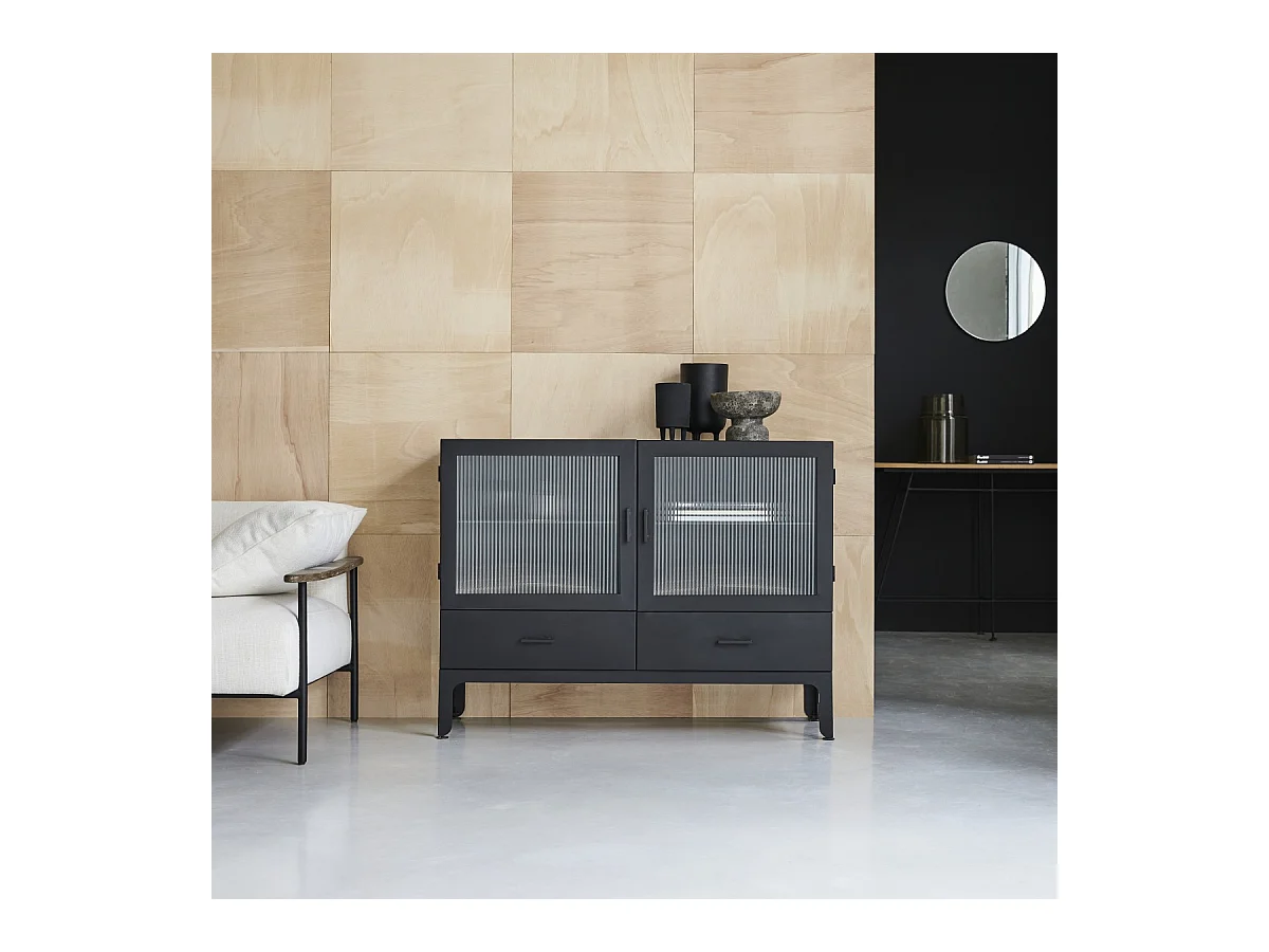 Vetrina bassa in metallo verniciato Emil