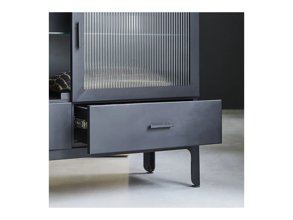 Vetrina bassa in metallo verniciato Emil