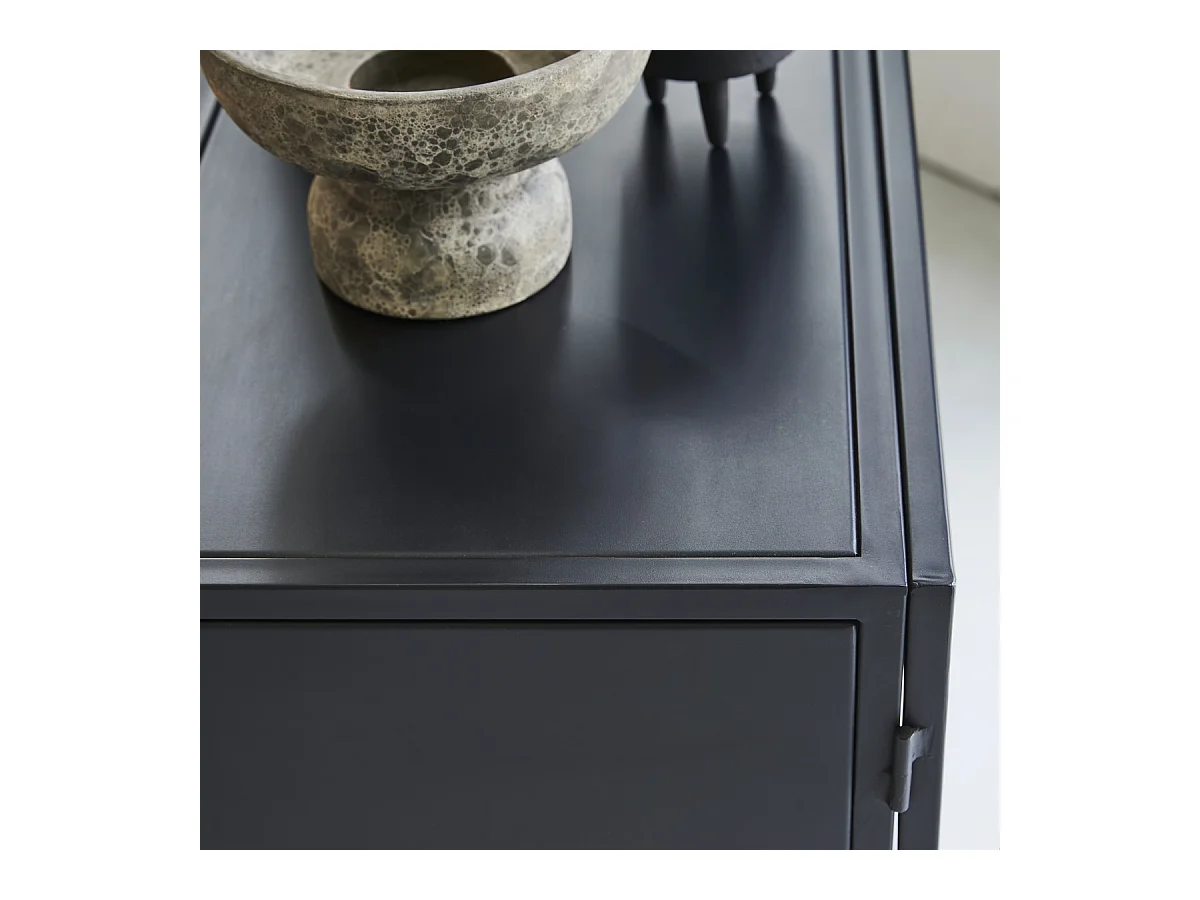 Vetrina bassa in metallo verniciato Emil