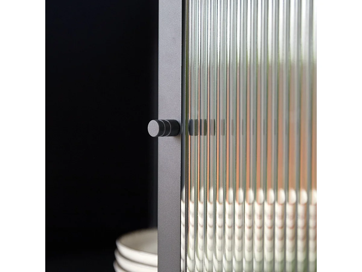 Vitrine haute en métal peint Antonin