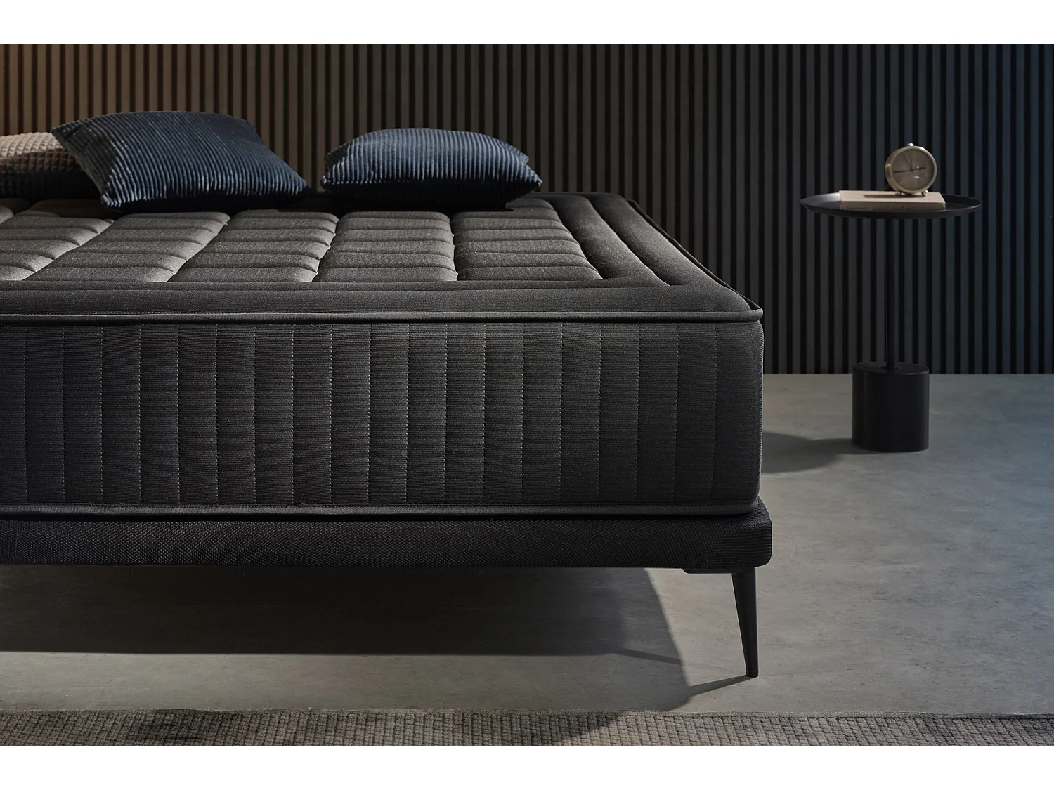Matelas Mousse à memoire de forme Magnum Black - 150X200 cm - Moonia