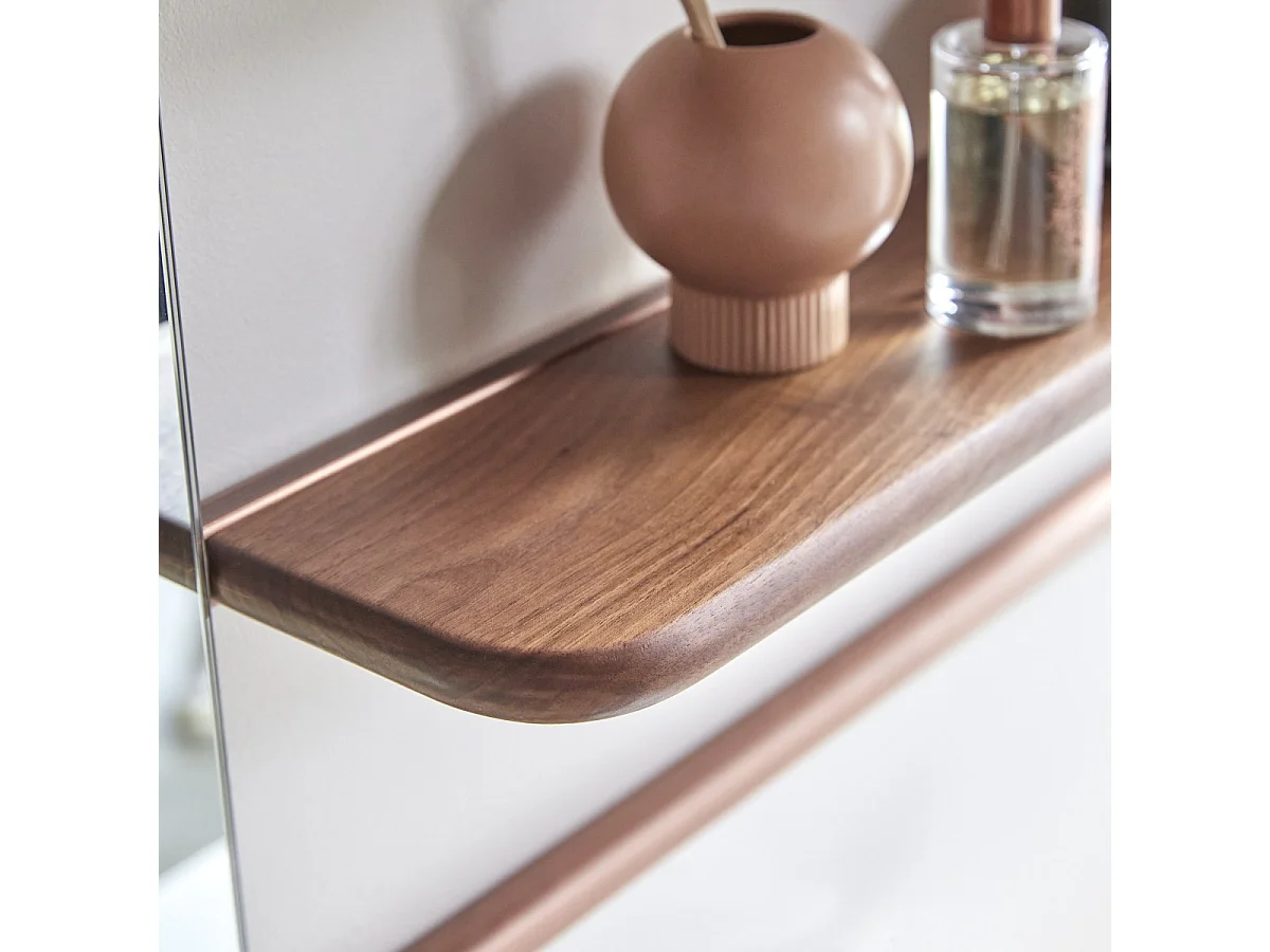 Spiegelregal Félicie aus Nussbaumholz und Messing