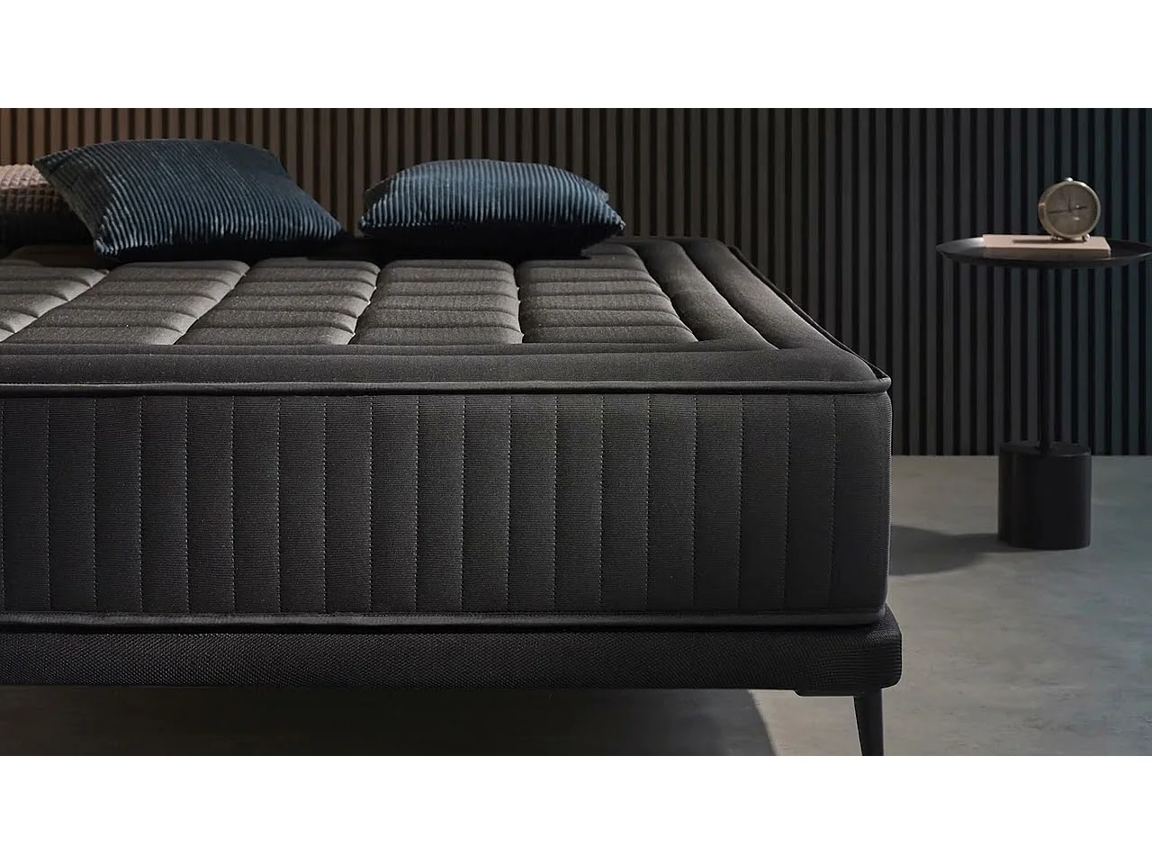 Matelas Mousse à memoire de forme Magnum Black - 160X190 cm - Moonia