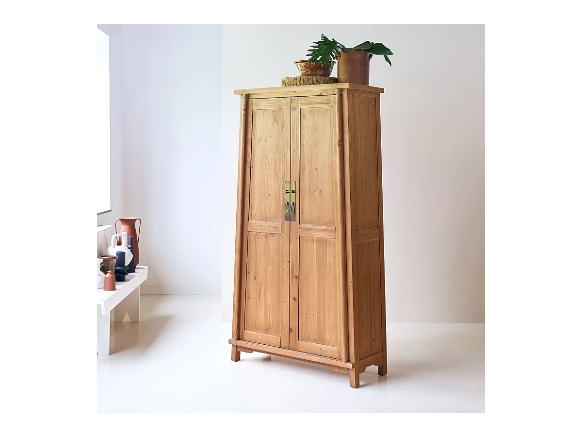 Schrank Yuki aus massivem recycelten Pinienholz