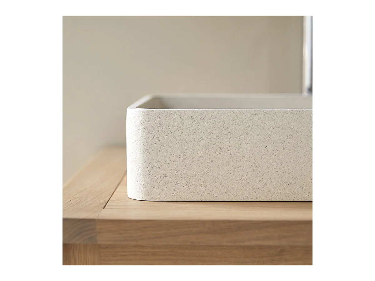 Waschbecken Iris aus cremefarbenem Terrazzo