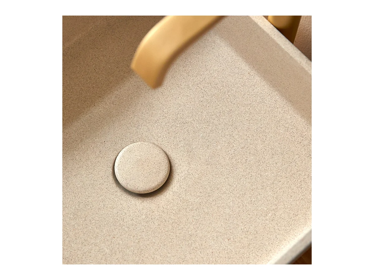 Quadratischer Waschtisch Thais aus cremefarbenem Terrazzo