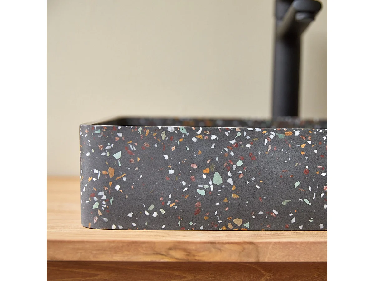 Lavabo per il bagno in battuto di terrazzo Iris confetti 50