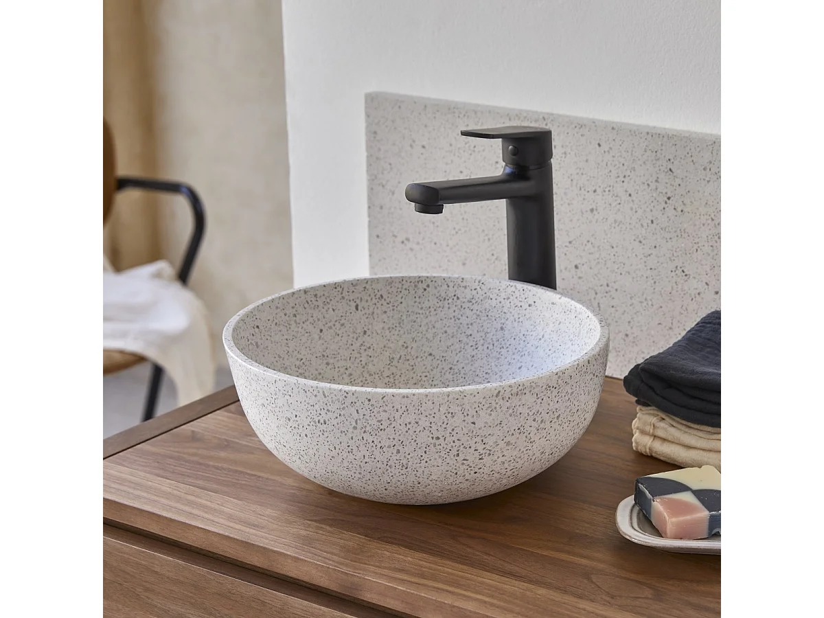 Rundes weißes Waschbecken Elea aus Premium-Terrazzo