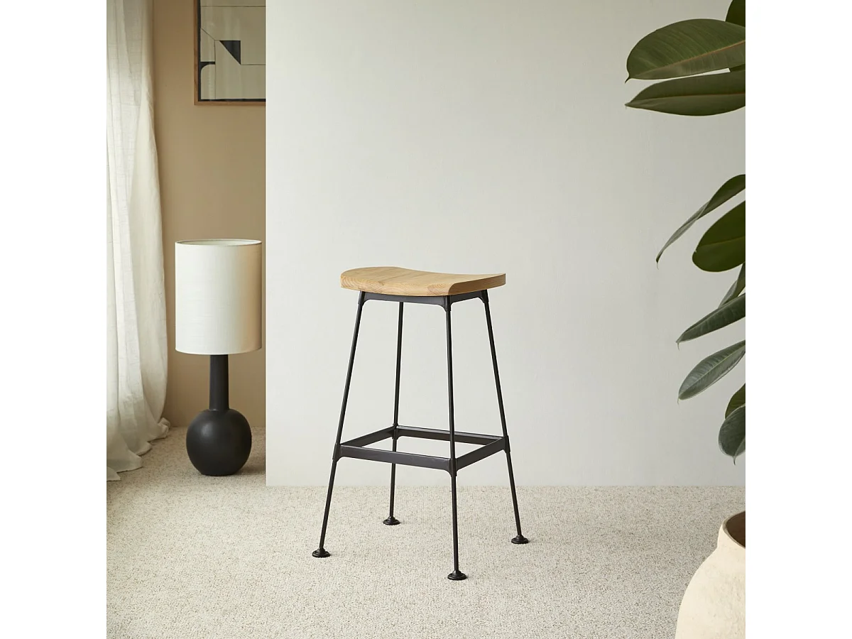 Hoher Hocker Diego Black aus Metall und Eschenholz