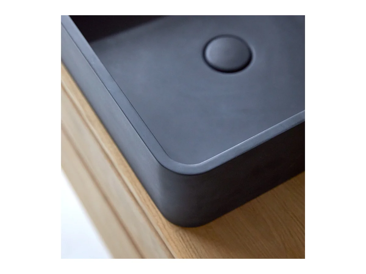 Quadratisches Waschbecken Thaïs aus schwarzem Terrazzo