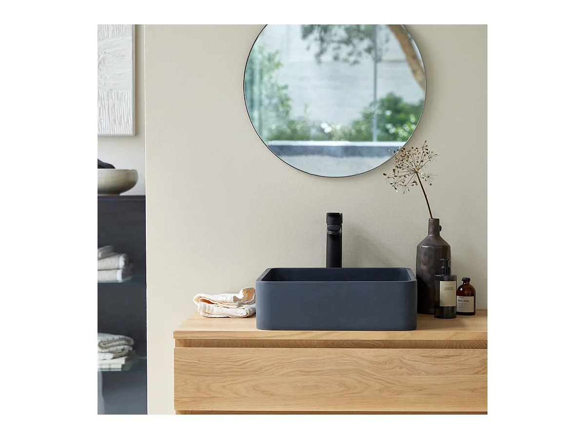 Quadratisches Waschbecken Thaïs aus schwarzem Terrazzo