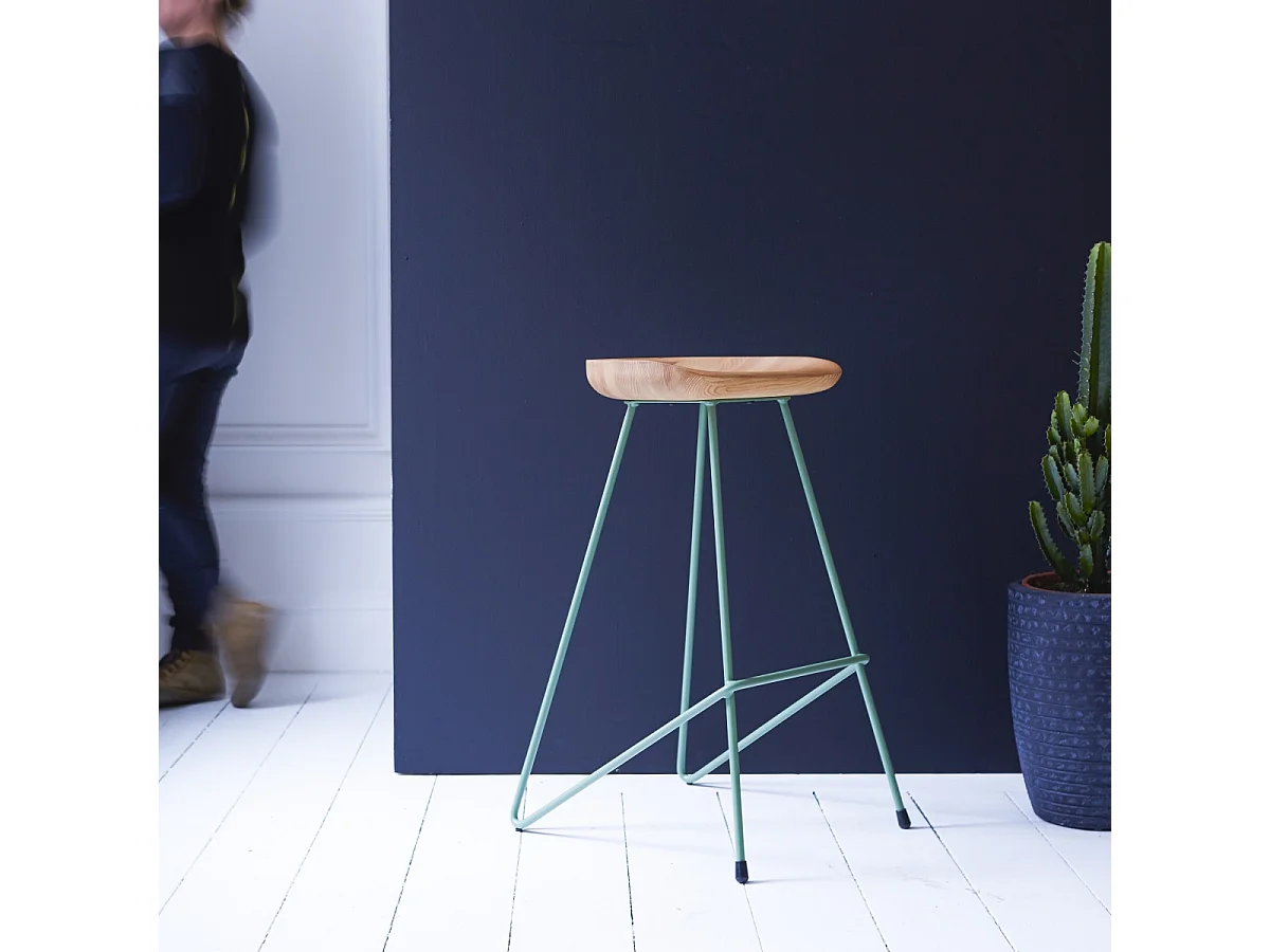 Mari - High stool in solid ash and lichen metal