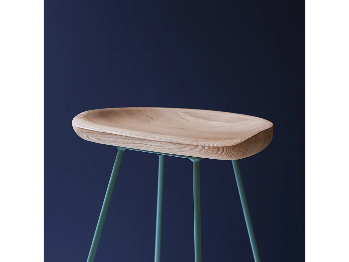 Mari - High stool in solid ash and lichen metal