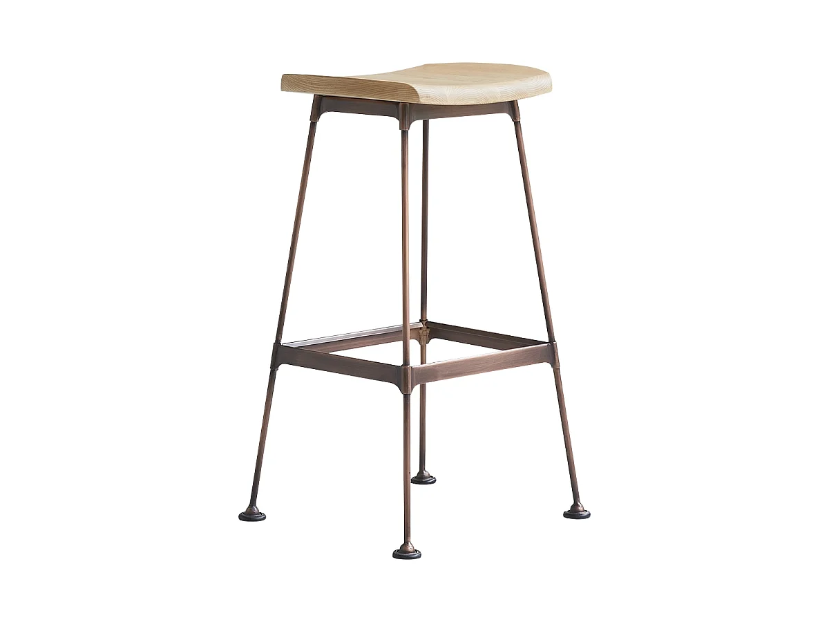 Hoher Hocker Diego copper aus Metall und Eschenholz