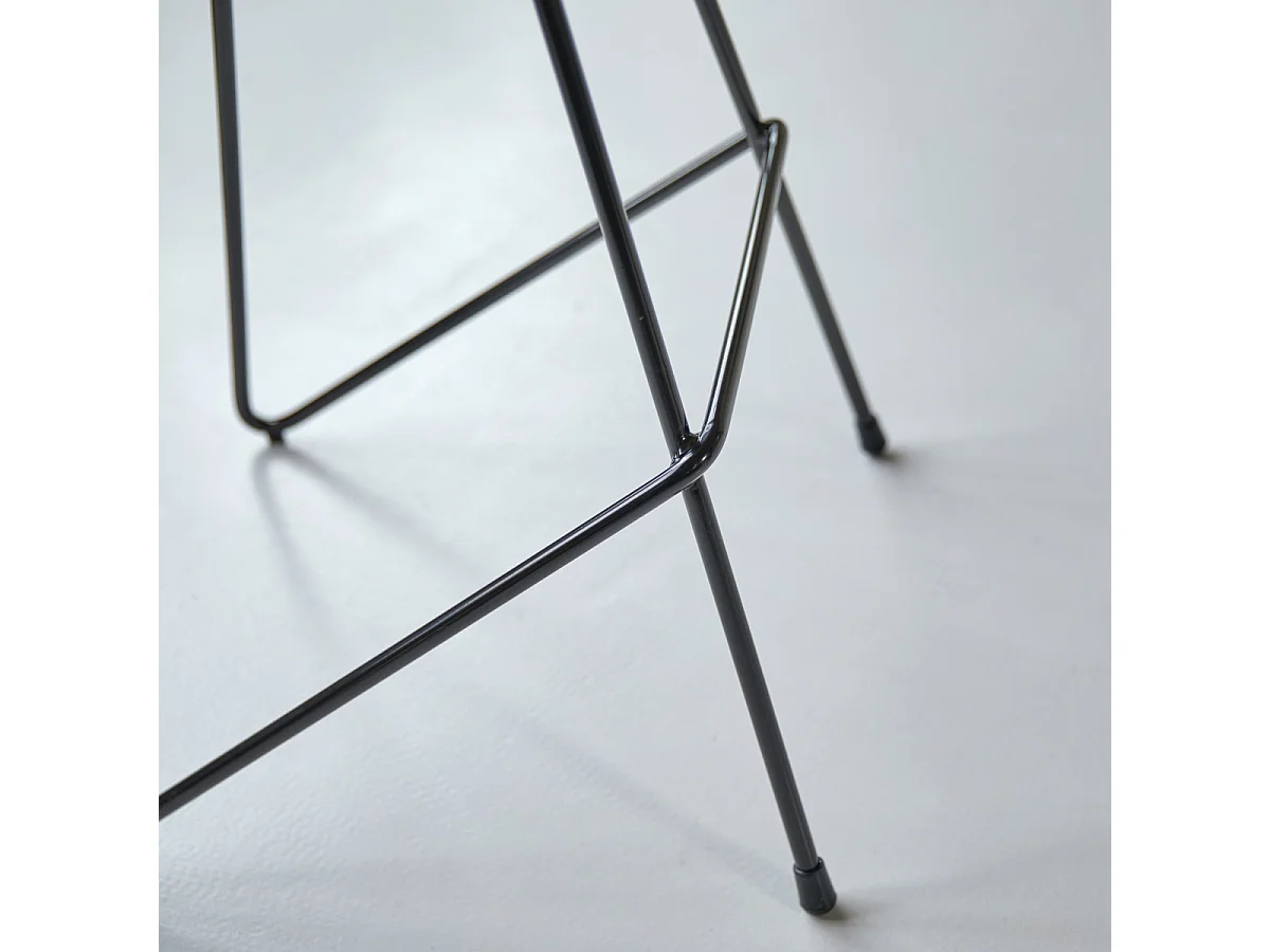 Hocker Barhocker mit schwarzem Metall