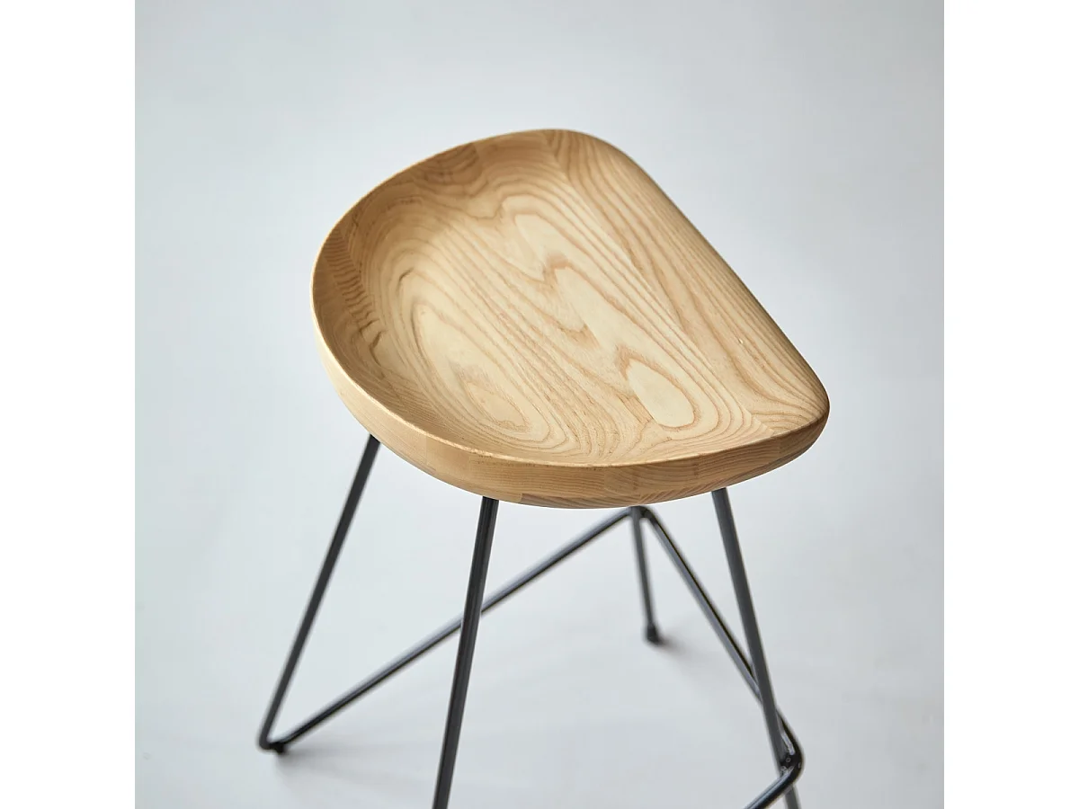 Mari - High stool in solid ash and black metal