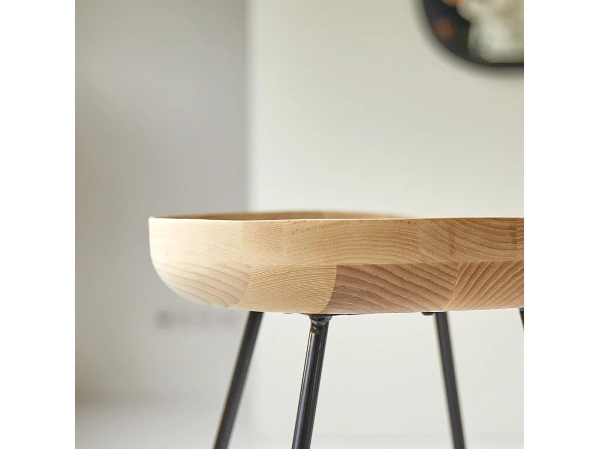 Mari - High stool in solid ash and black metal