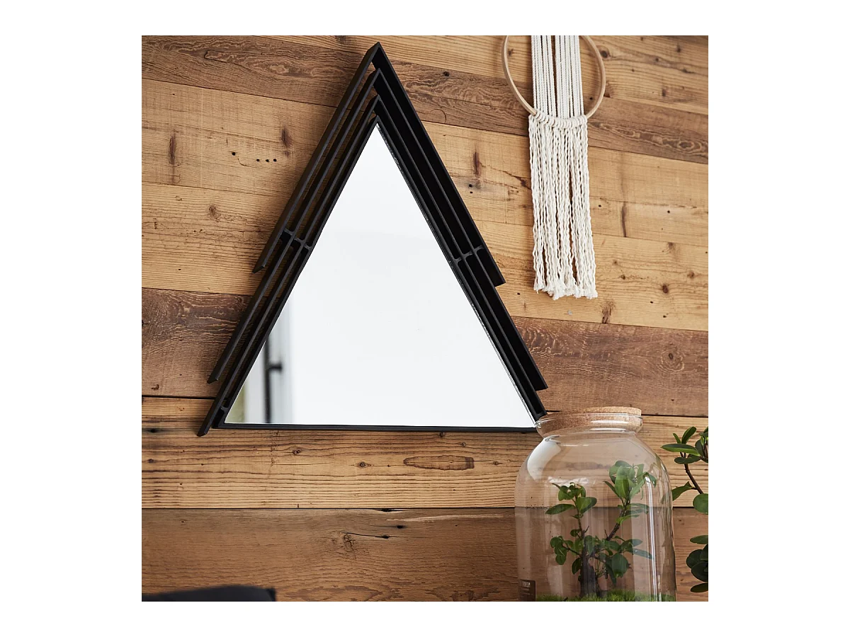 Dreieckiger Spiegel aus lackiertem schwarzen Metall Maho 60