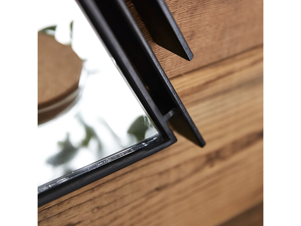 Dreieckiger Spiegel aus lackiertem schwarzen Metall Maho 60