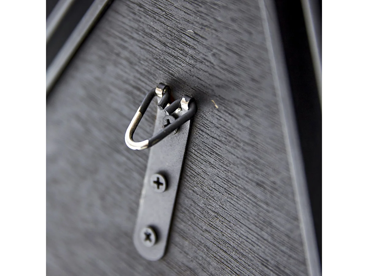 Dreieckiger Spiegel aus lackiertem schwarzen Metall Maho 60