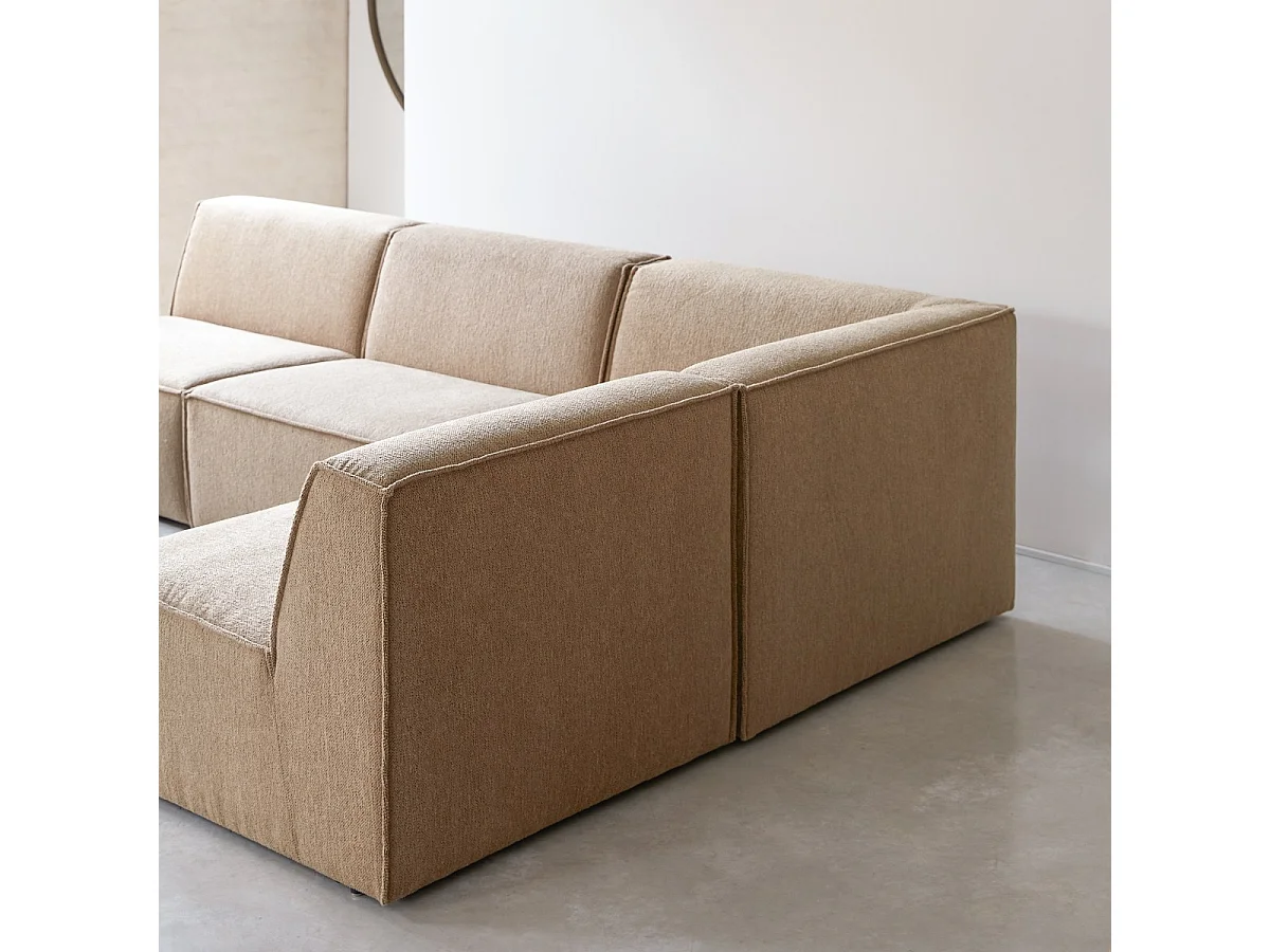 Divano ad angolo modulabile Dario 5-6 posti in tessuto color cammello