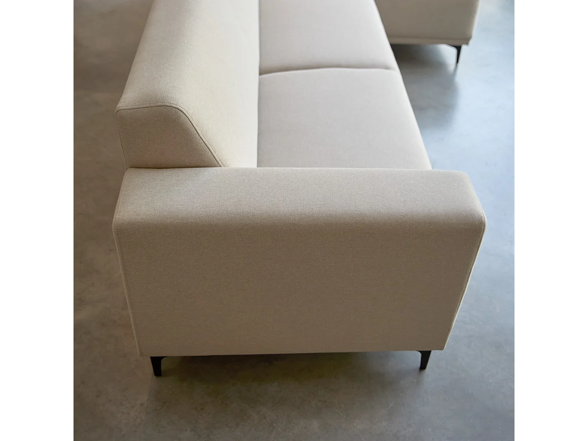 Divano angolare destro in tessuto ecru 300 x 150 cm, 5 posti