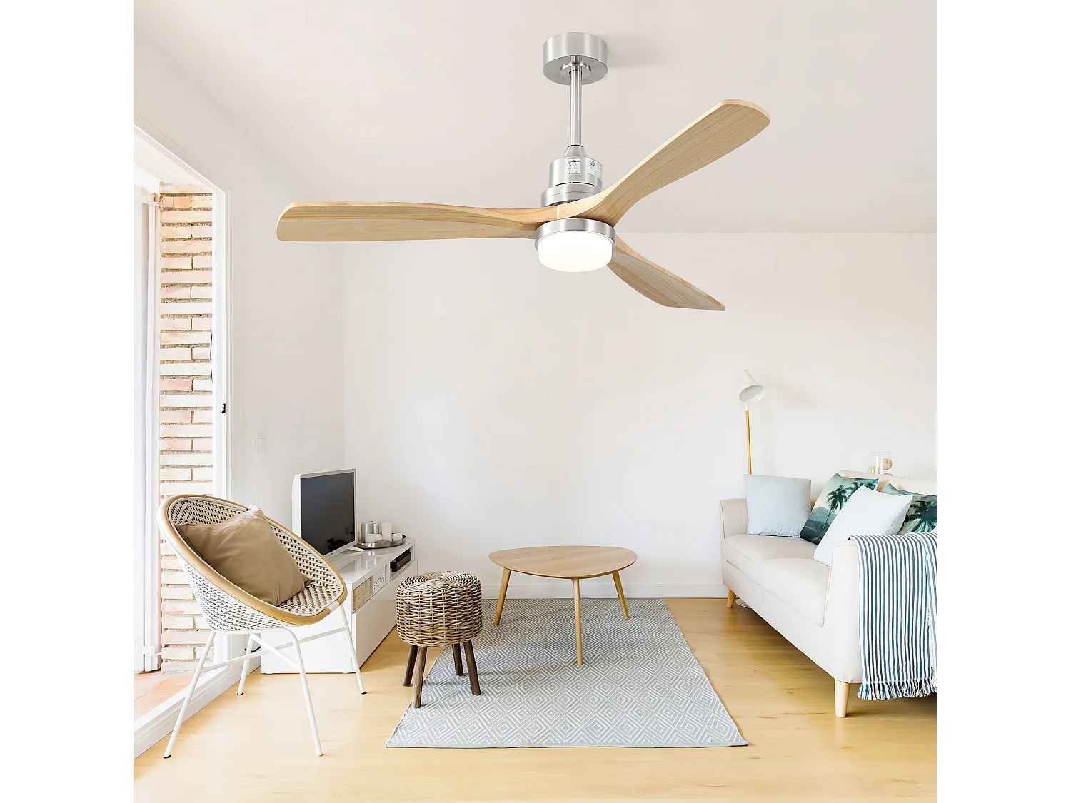 Ventilateur de plafond 132cm 3 pales en bois avec LED, 6 vitesses et timer, Moteur DC réversible, Argenté