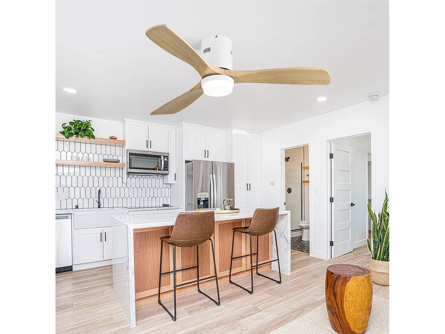 Ventilateur de plafond silencieux 132cm 3 pales en bois avec LED, 6 vitesses et timer, Moteur DC réversible, naturel clair