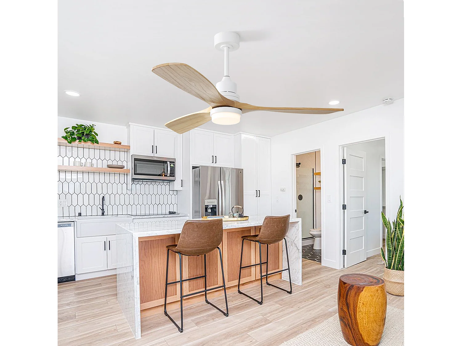 Ventilateur de plafond 132cm 3 pales en bois avec LED, 6 vitesses et timer, Moteur DC réversible, Blanc