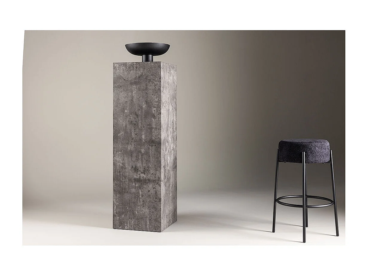 RamsvikH table d'angle piédestal gris.