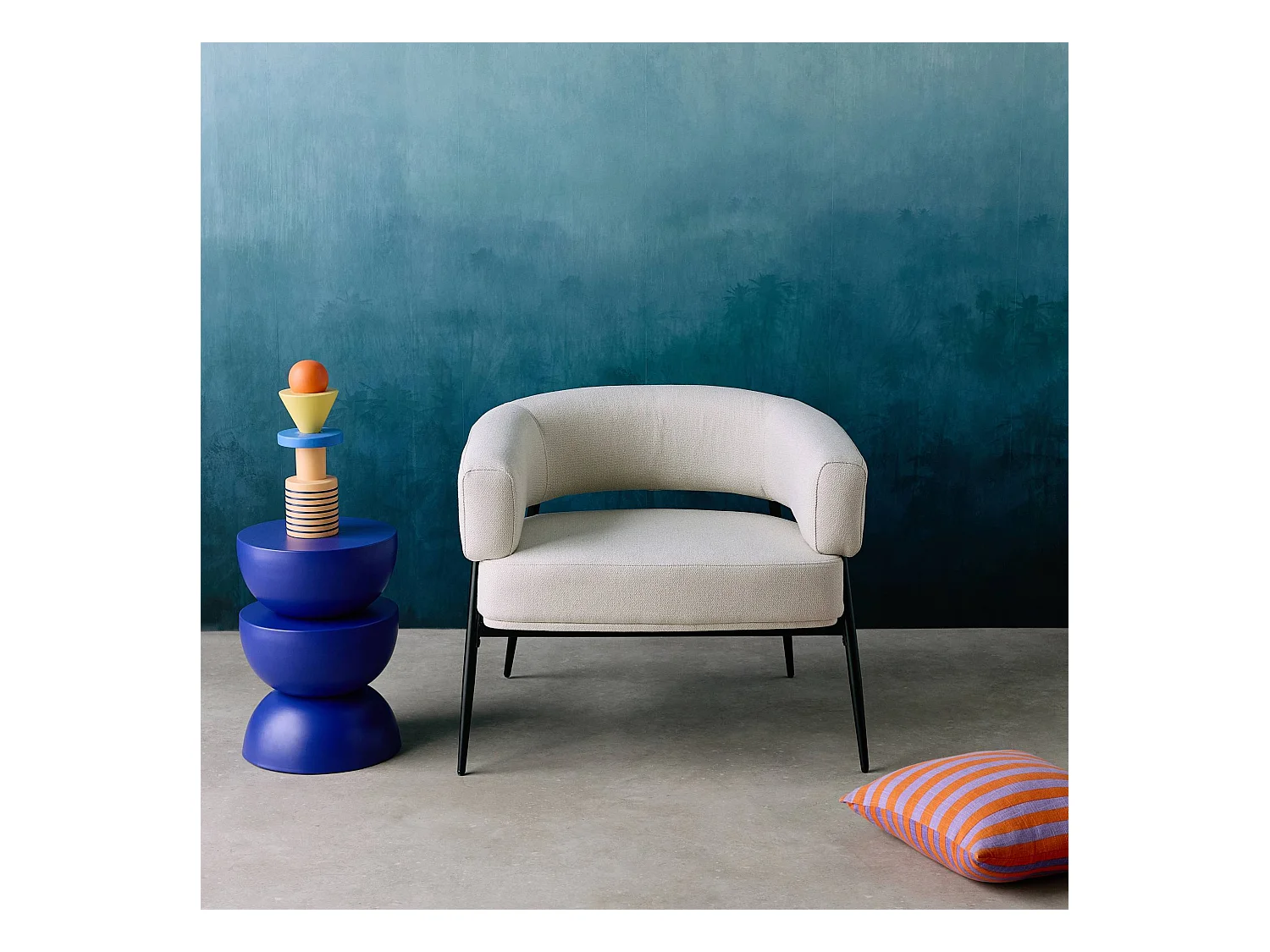 Fauteuil tissu blanc dossier incurvé piétement métal L 81.5 x P 72.5 x H 69 cm - Cristo