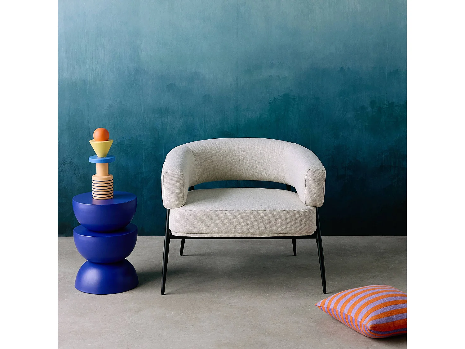 Fauteuil tissu blanc dossier incurvé piétement métal L 81.5 x P 72.5 x H 69 cm - Cristo