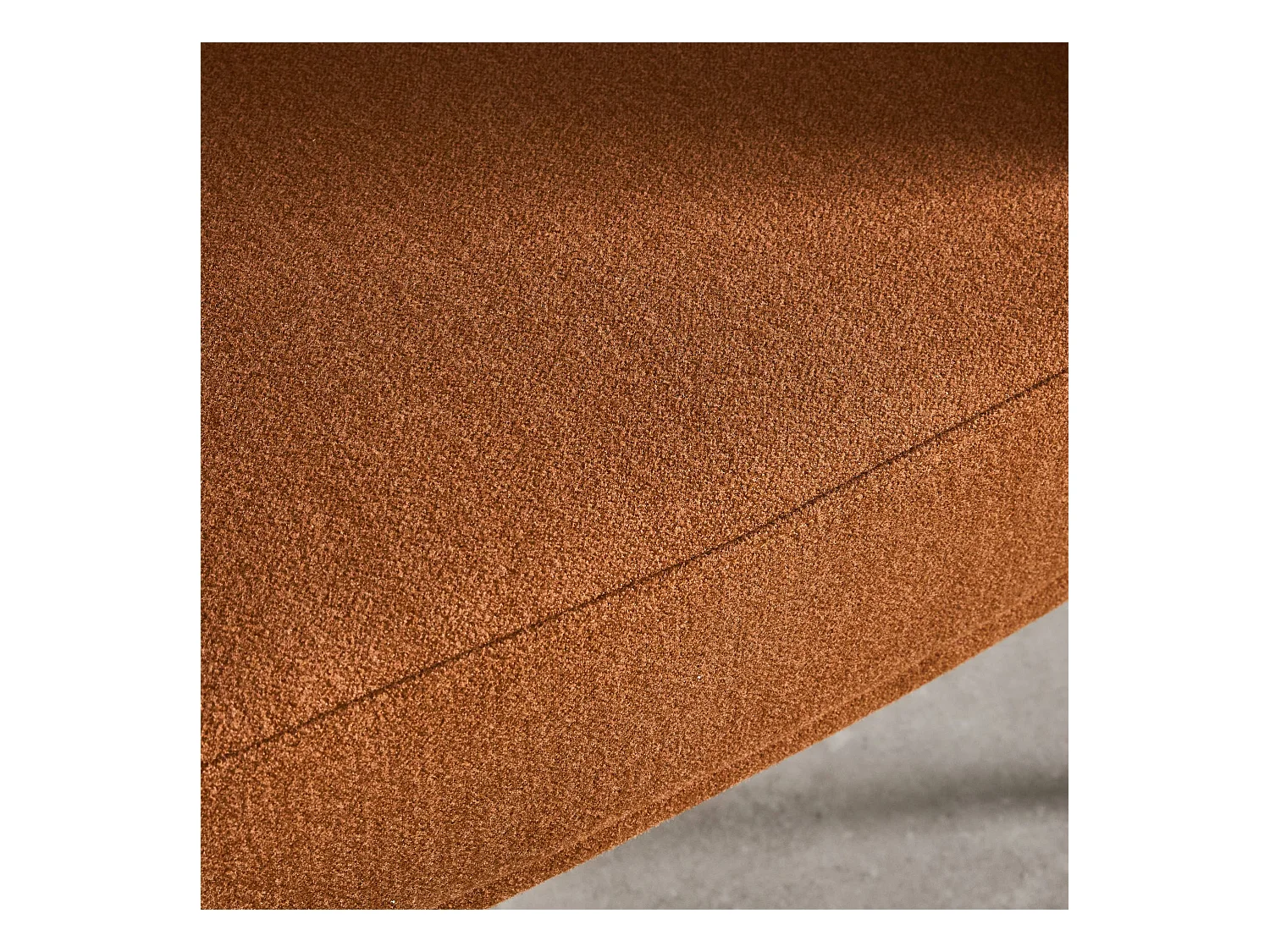 Fauteuil tissu terracotta dossier incurvé piétement métal L 81.5 x P 72.5 x H 69 cm - Cristo