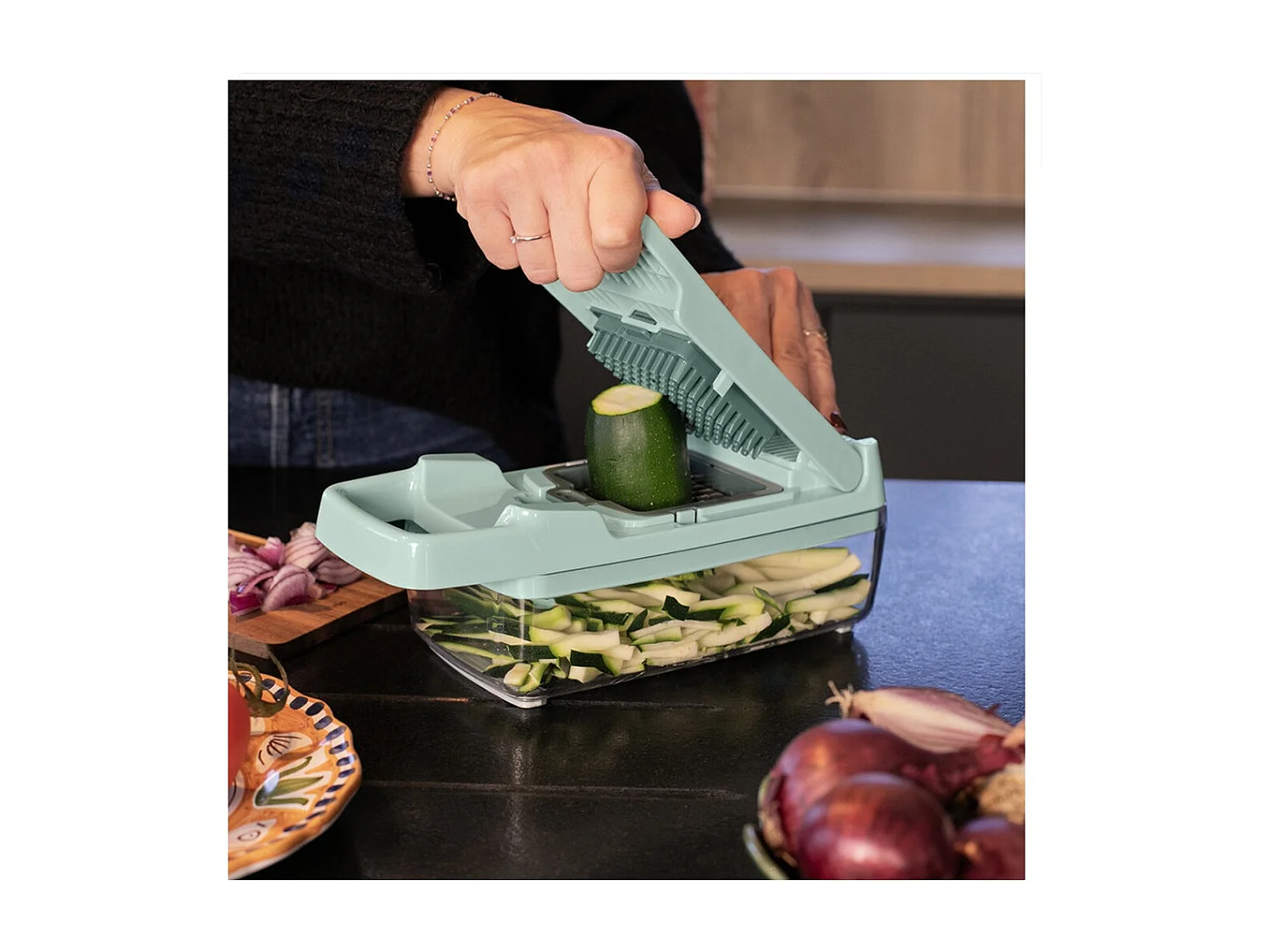 Mandolina multifuncional con 8 cuchillas de acero inoxidable - Recipiente de 1,5 L apto para lavavajillas