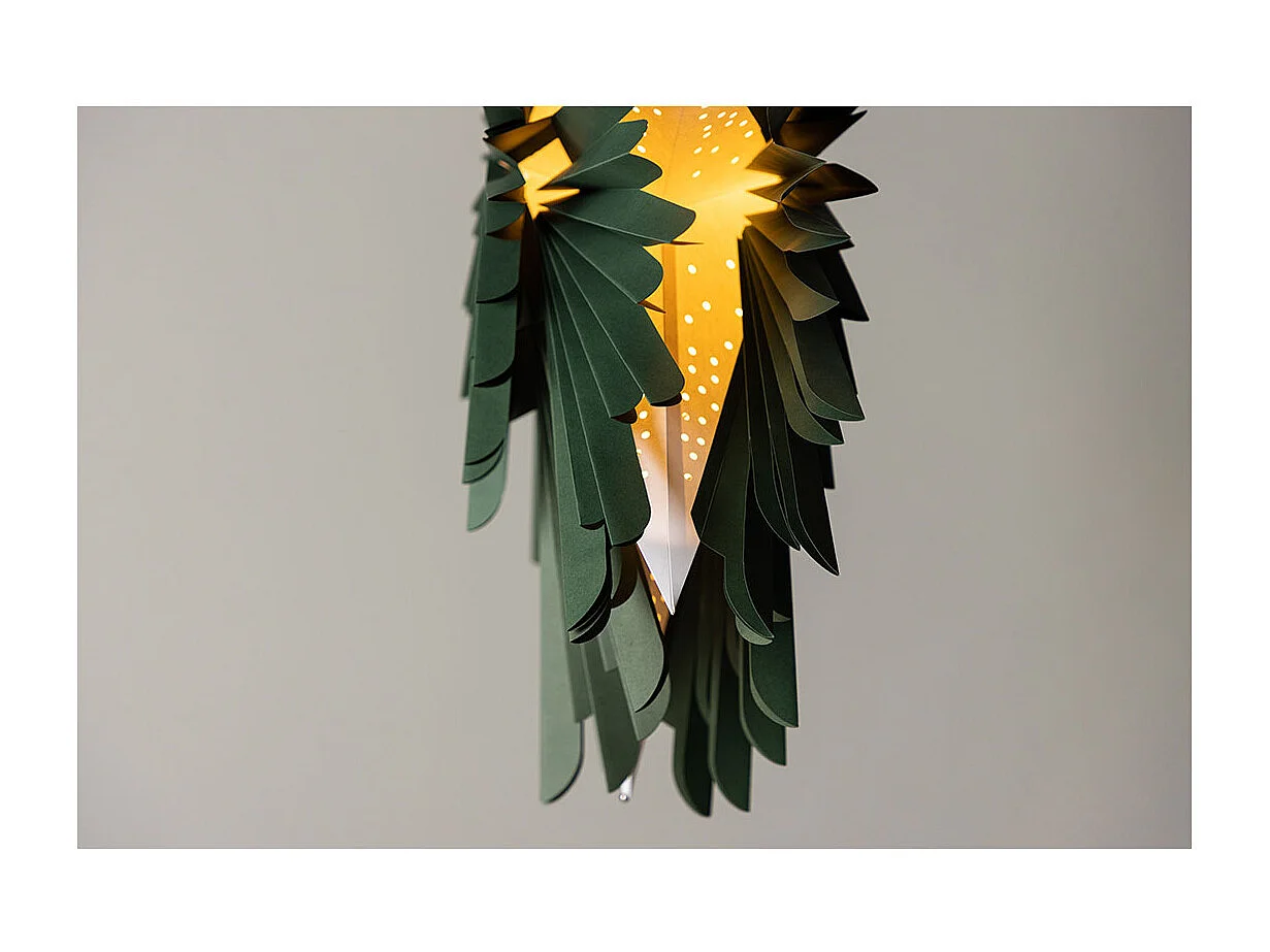 Estrella de Navidad Sälen con colgante de papel ligero Ø80cm verde.