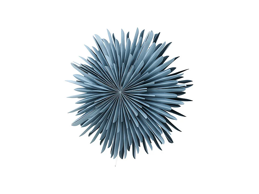 Estrella de Navidad Sälen con colgante de papel ligero Ø80cm color azul.