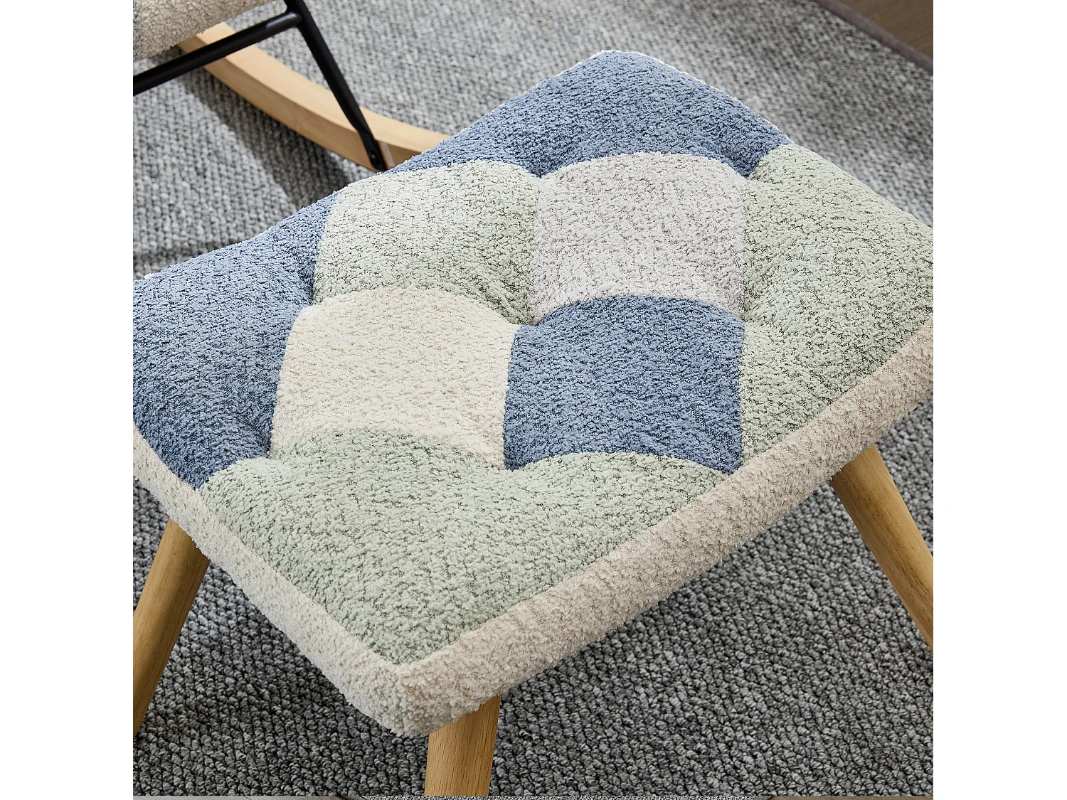Fauteuil à bascule, rocking chair avec 1 coussin lombaire et tabouret, cadre en métal et pieds en bois, beige+bleu