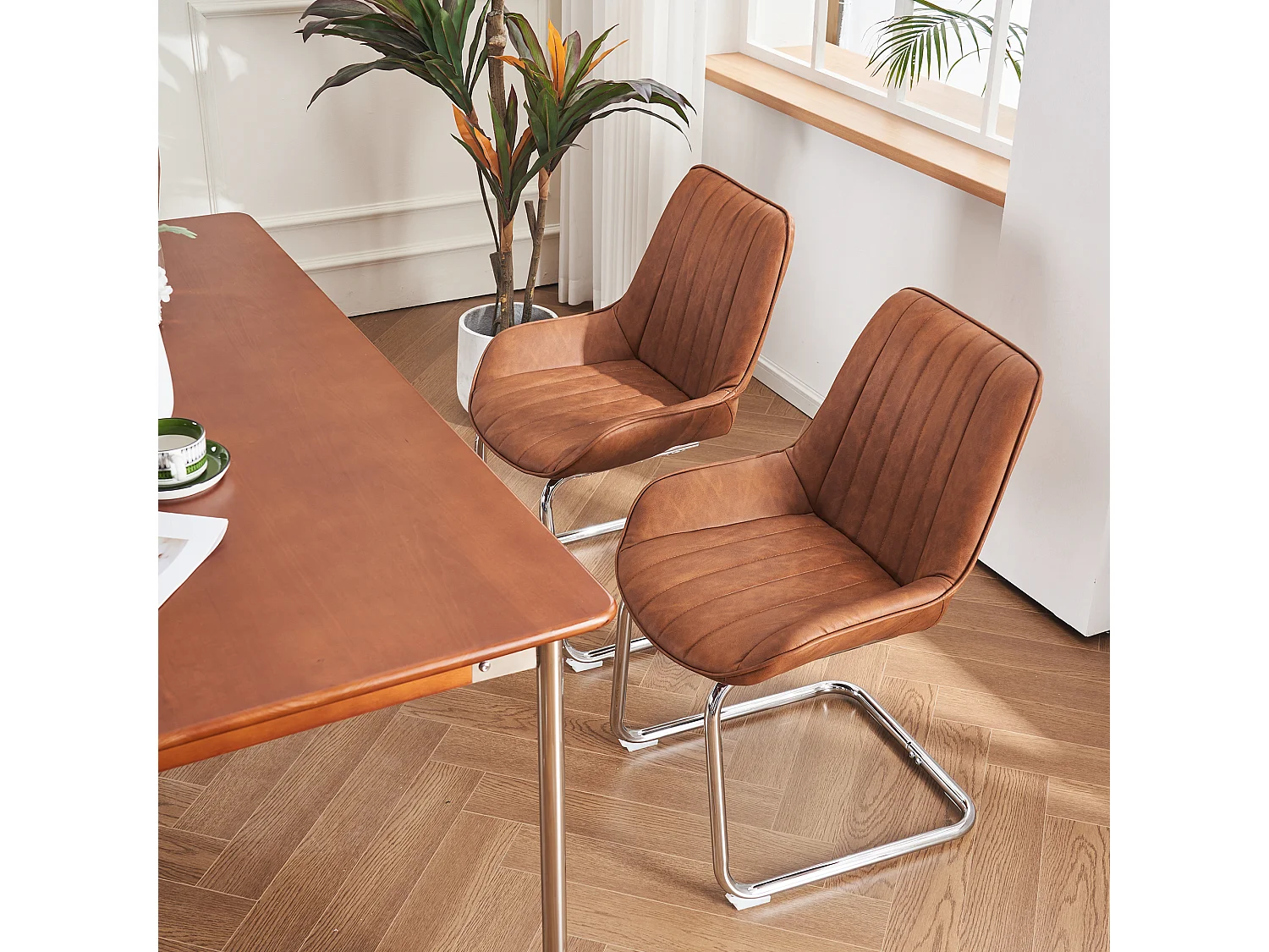 Lot de 2 chaises cantilever en PU marron, cadre en métal argenté