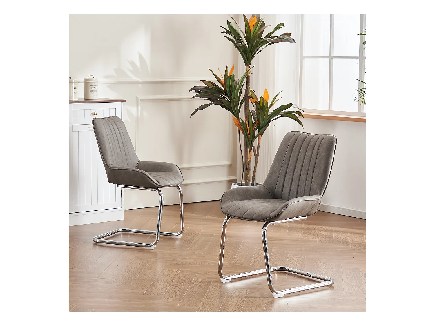 Lot de 2 chaises cantilever en PU gris, cadre en métal argenté