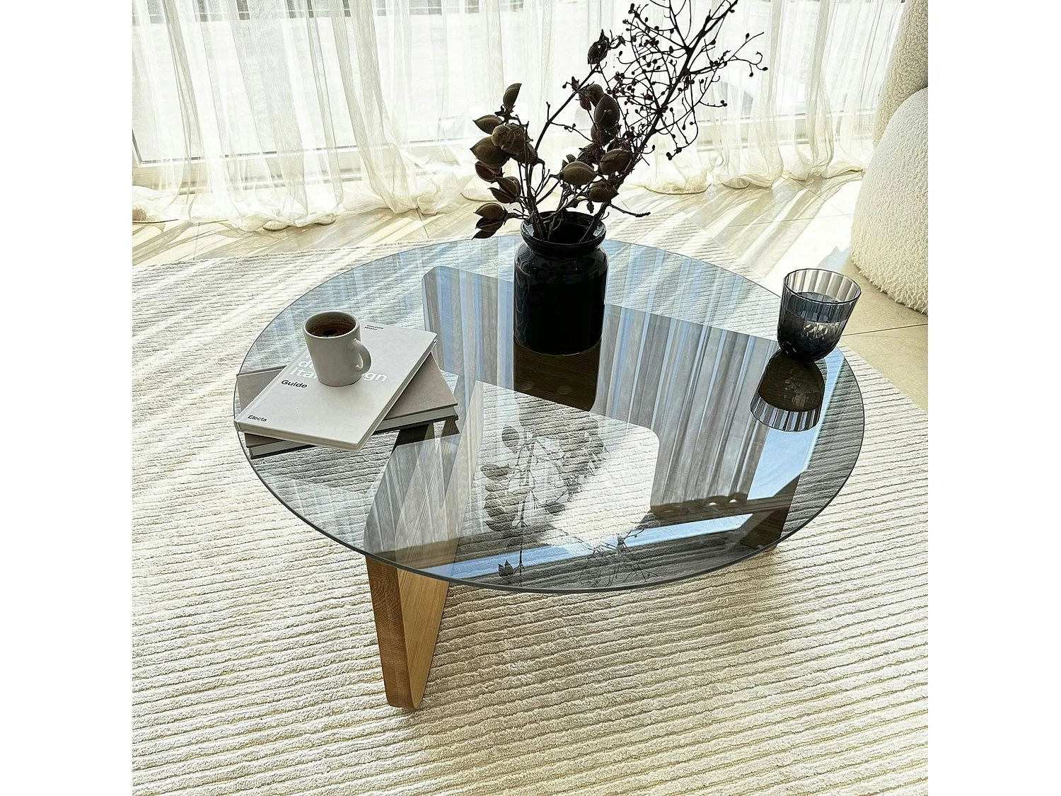 Table basse design en verre fumé – pied bois clair ANZIO